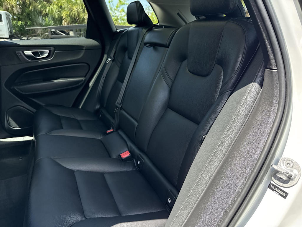 Thumbnail: 2023 Volvo XC60 - 24