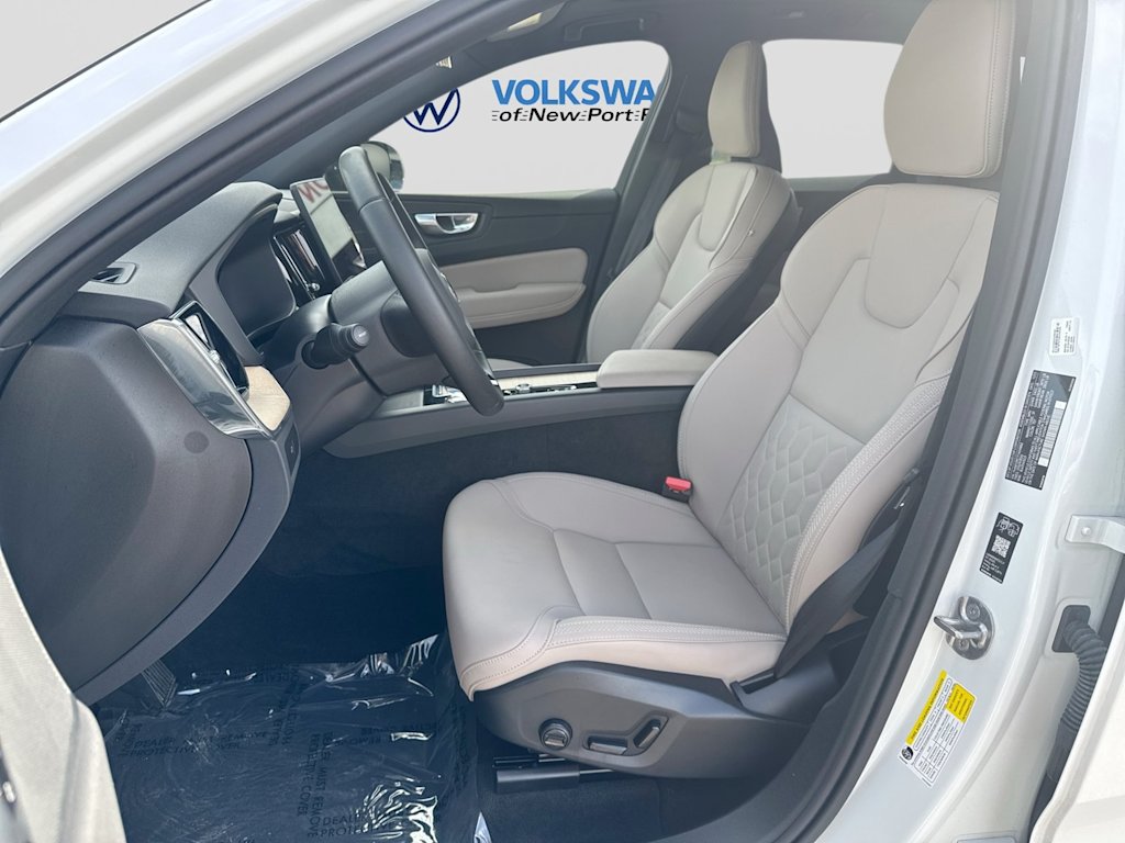 Thumbnail: 2026 Volvo XC60 - 11