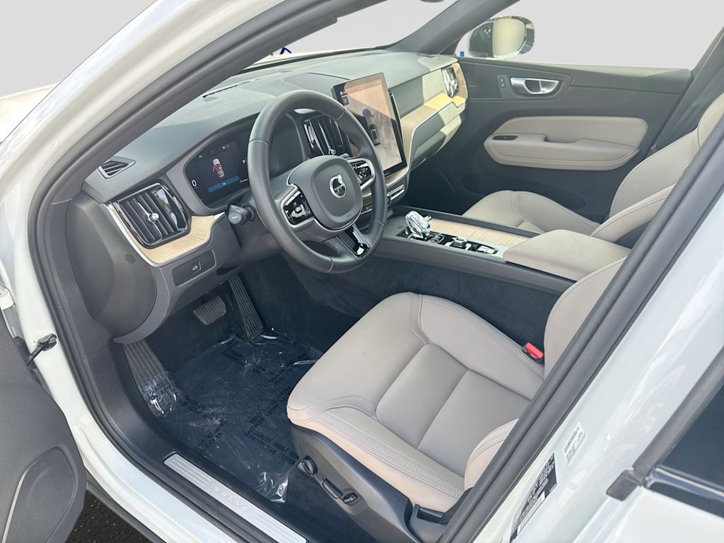Thumbnail: 2026 Volvo XC60 - 10