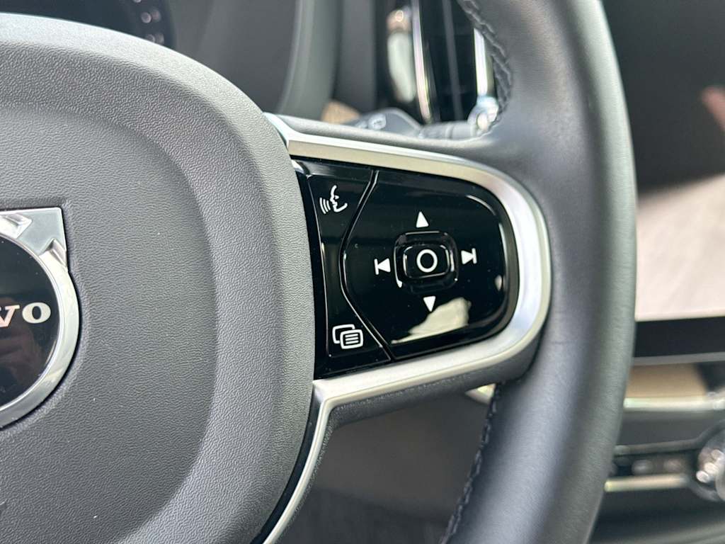 Thumbnail: 2026 Volvo XC60 - 35