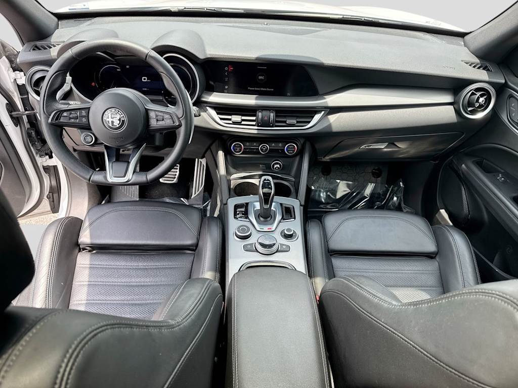 Thumbnail: 2024 Alfa Romeo Stelvio - 2