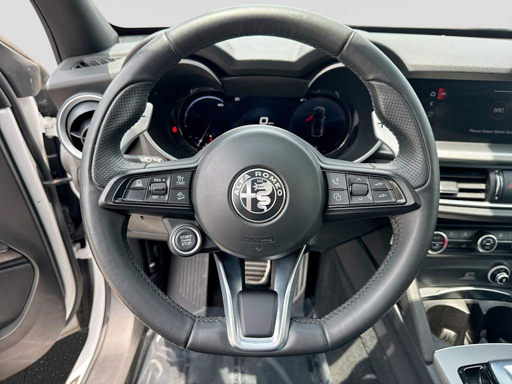Thumbnail: 2024 Alfa Romeo Stelvio - 10