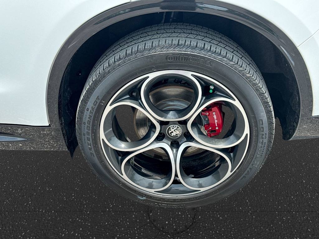 Thumbnail: 2024 Alfa Romeo Stelvio - 8