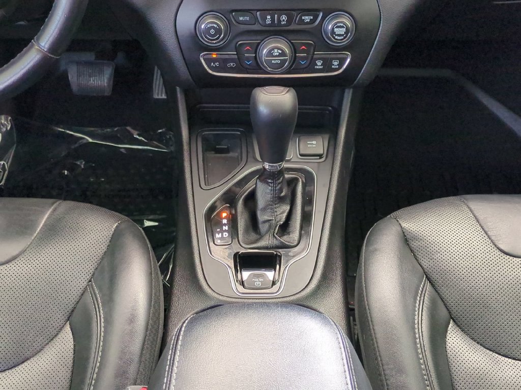 Thumbnail: 2019 Jeep Cherokee - 13