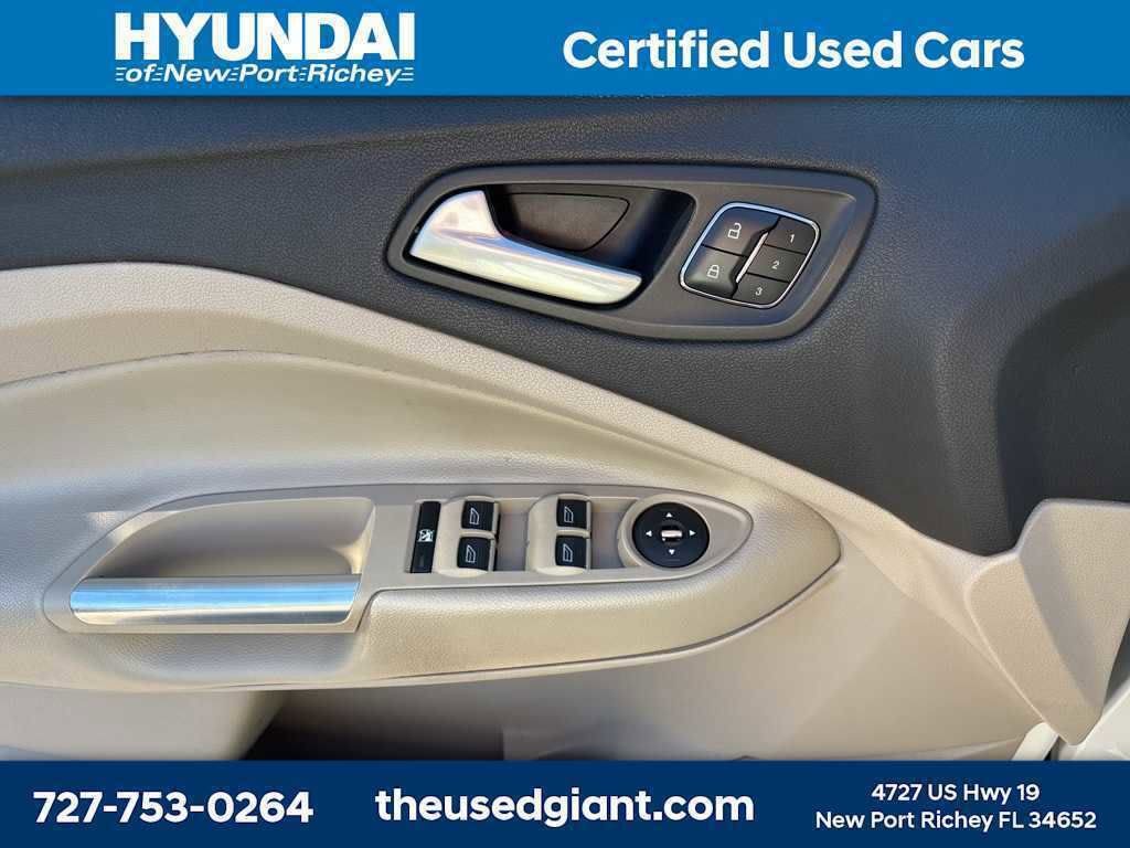 Thumbnail: 2016 Ford Escape - 12