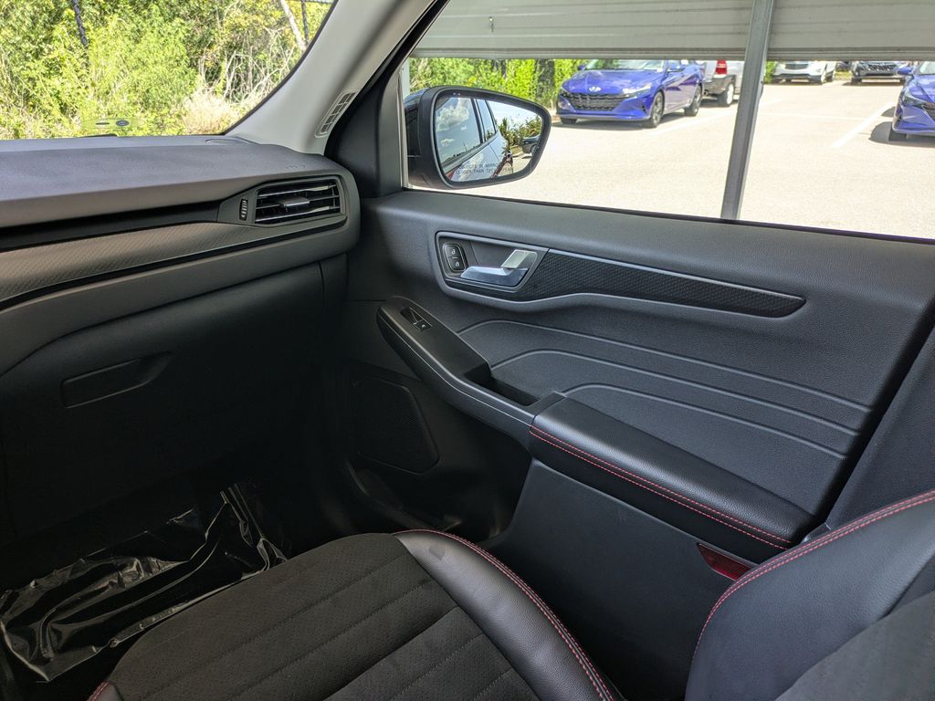 Thumbnail: 2022 Ford Escape - 27