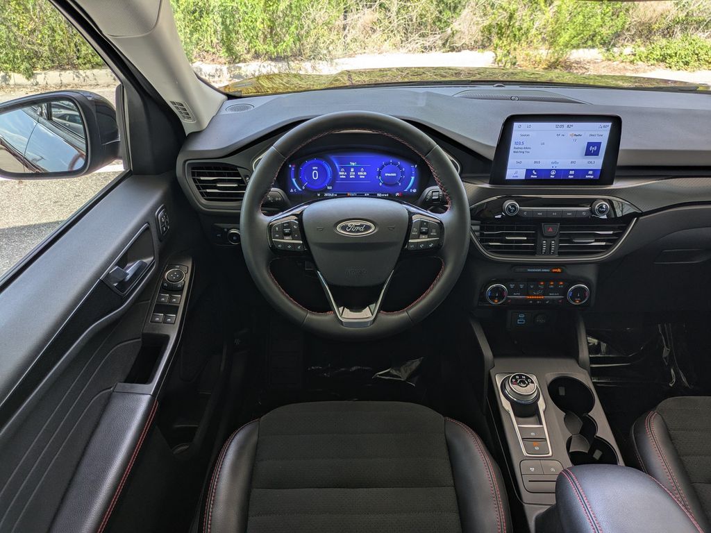Thumbnail: 2022 Ford Escape - 10