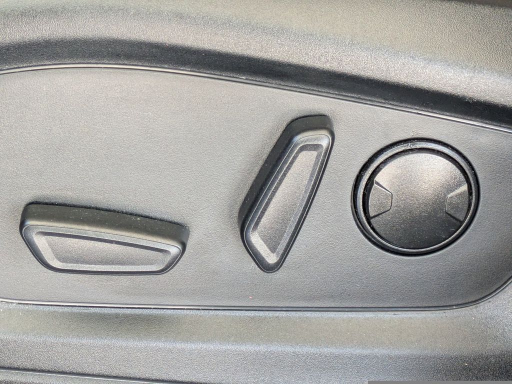 Thumbnail: 2023 Ford Explorer - 28