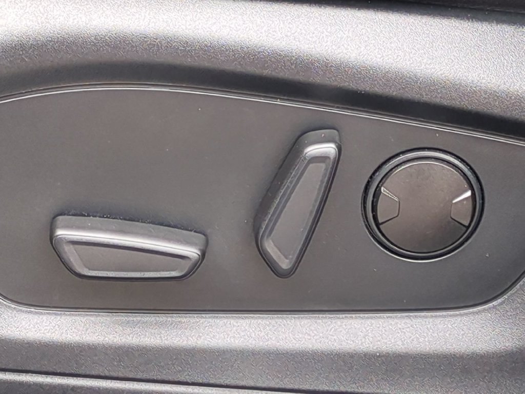 Thumbnail: 2022 Ford Explorer - 27