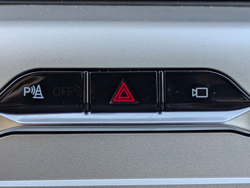 Thumbnail: 2023 Ford Explorer - 32