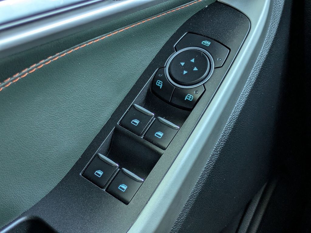 Thumbnail: 2022 Ford Explorer - 38