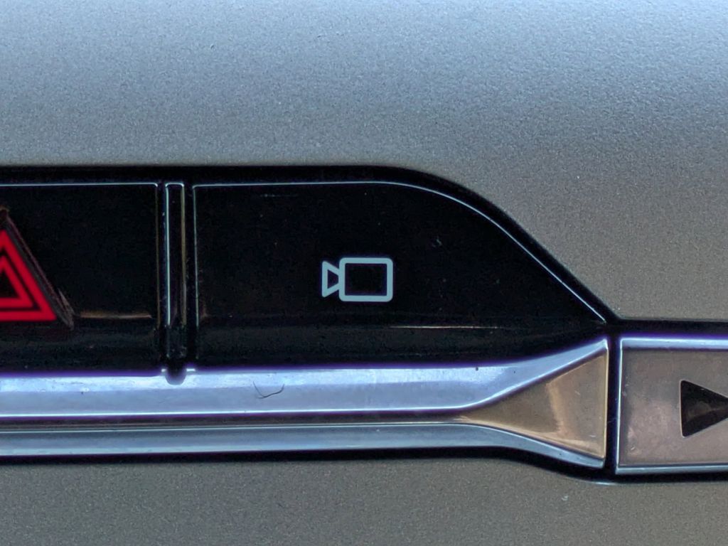 Thumbnail: 2022 Ford Explorer - 31