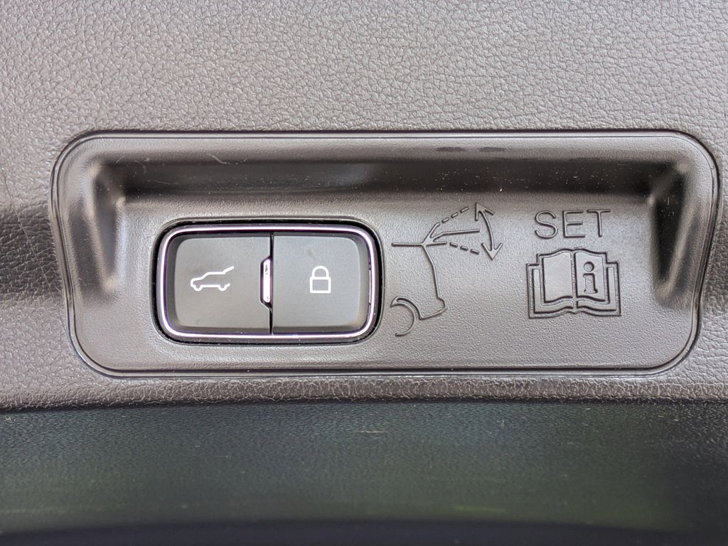 Thumbnail: 2022 Ford Explorer - 23