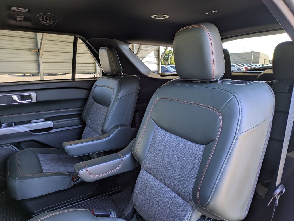 Thumbnail: 2022 Ford Explorer - 26