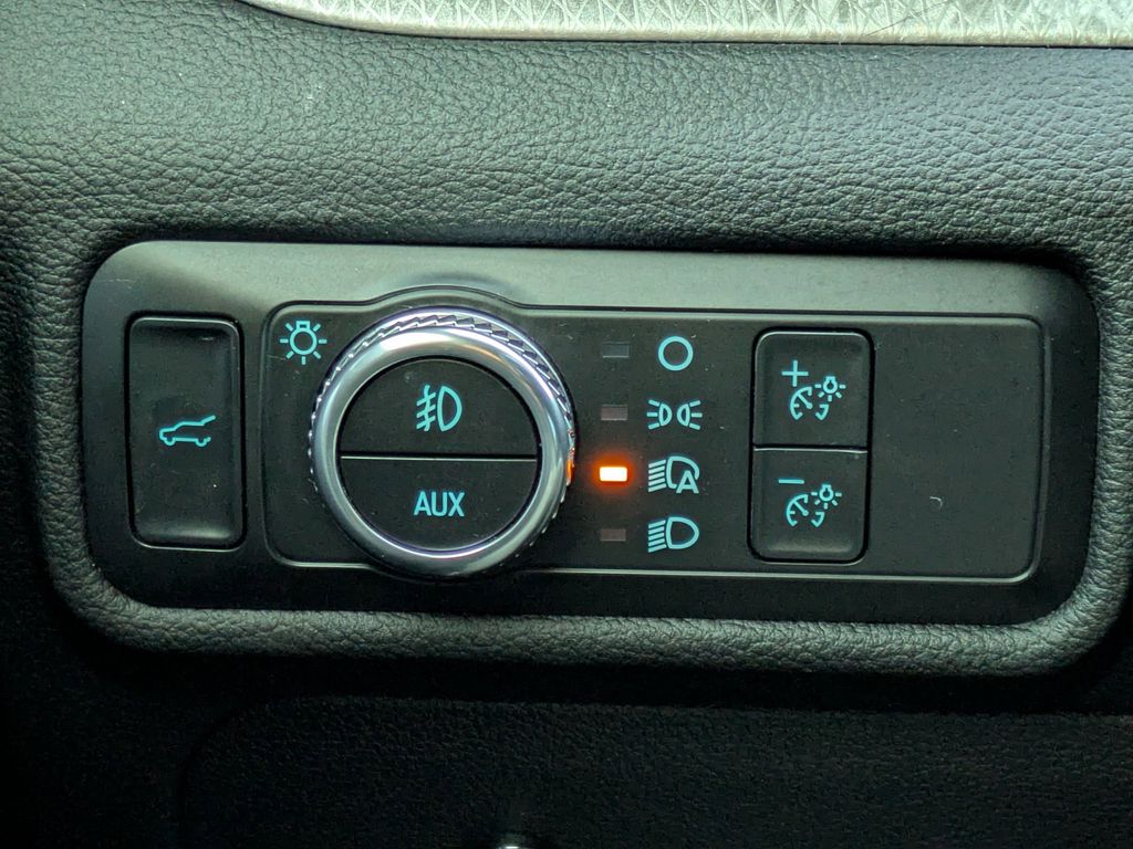 Thumbnail: 2022 Ford Explorer - 37