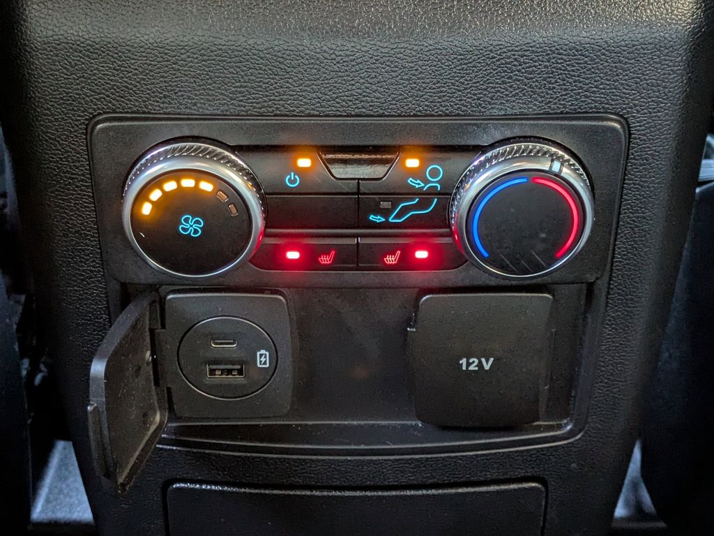 Thumbnail: 2022 Ford Explorer - 27