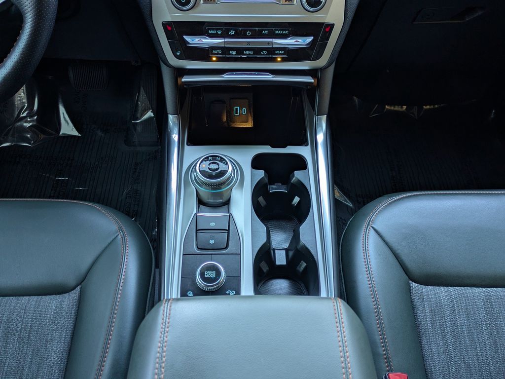 Thumbnail: 2022 Ford Explorer - 15