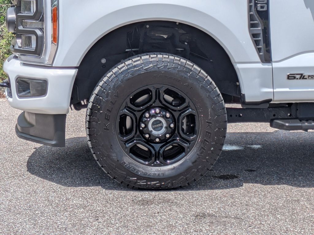 Thumbnail: 2023 Ford F-250 - 8