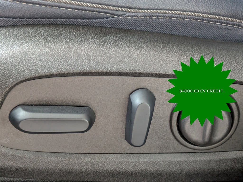 Thumbnail: 2023 Chevrolet Bolt EUV - 23