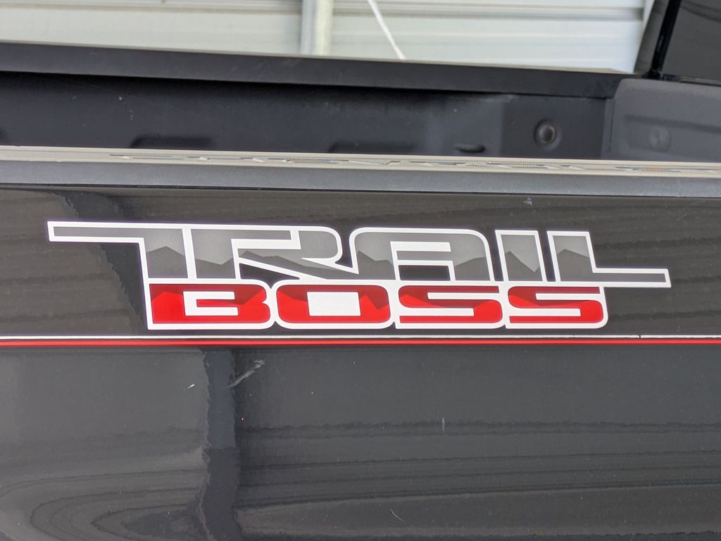 Thumbnail: 2022 Chevrolet Silverado 1500 - 21