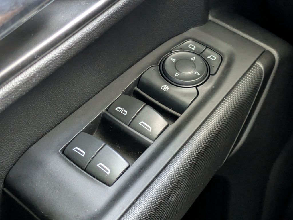Thumbnail: 2022 Chevrolet Silverado 1500 - 31
