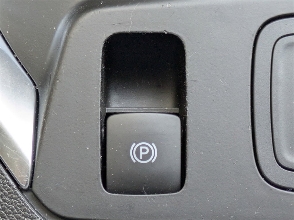 Thumbnail: 2020 Chevrolet Traverse - 34