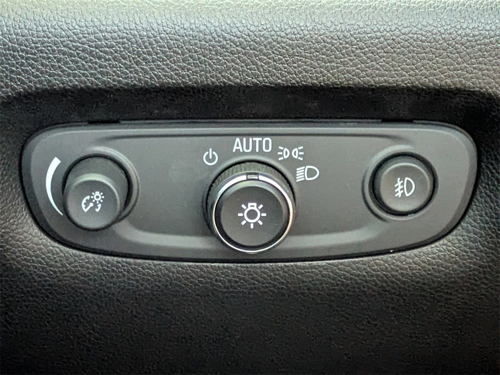 Thumbnail: 2020 Chevrolet Traverse - 35