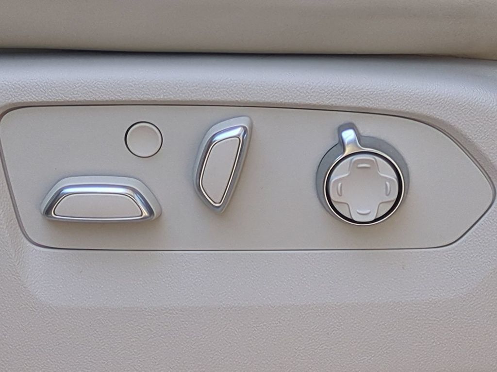 Thumbnail: 2024 Cadillac Escalade - 26
