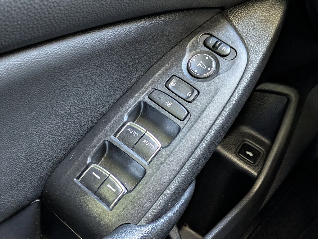 Thumbnail: 2022 Honda Accord - 32