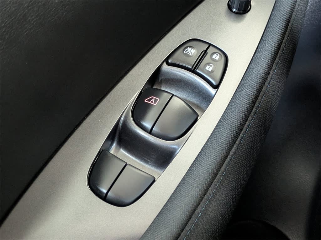 Thumbnail: 2023 Nissan Leaf - 30