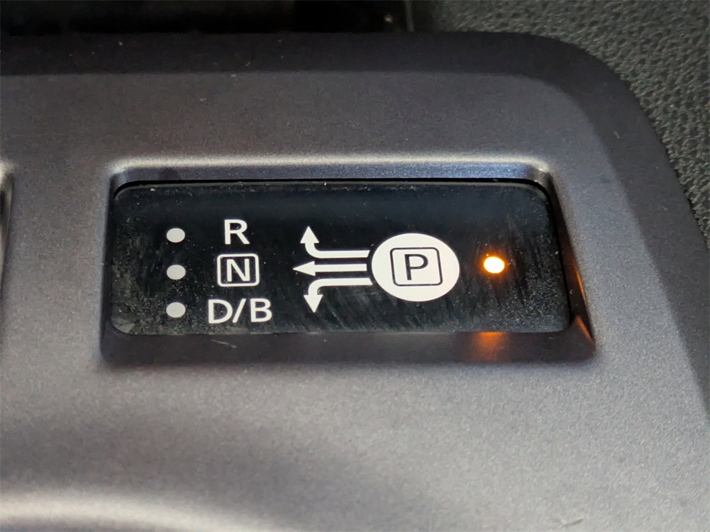 Thumbnail: 2023 Nissan Leaf - 28