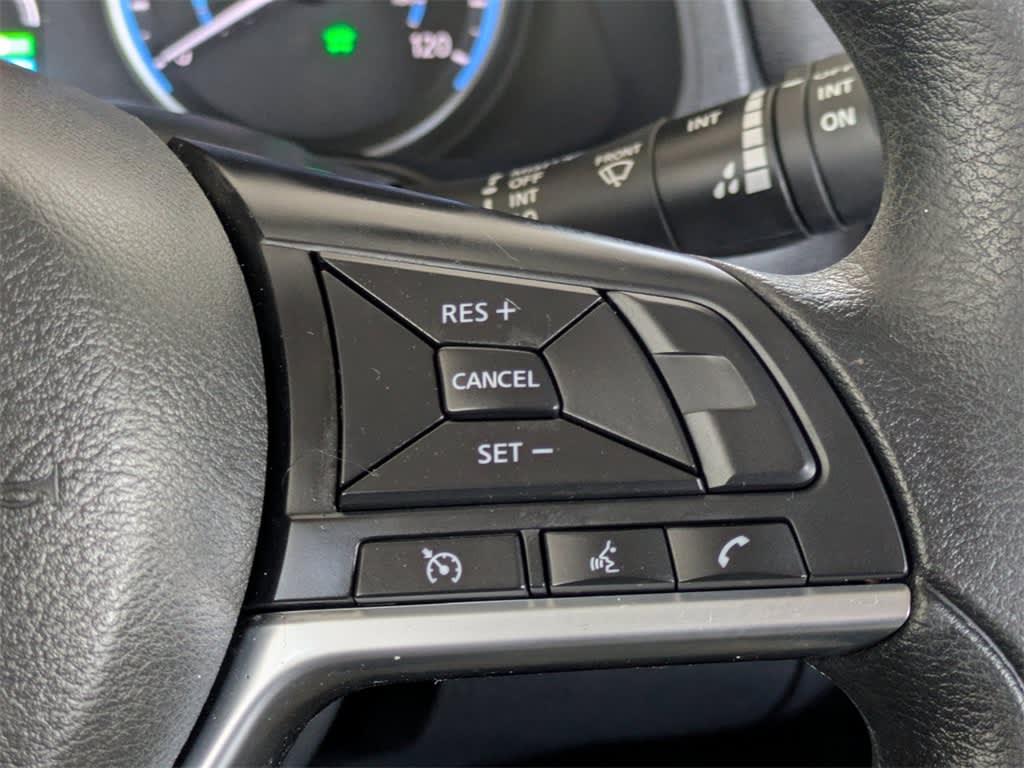 Thumbnail: 2023 Nissan Leaf - 32