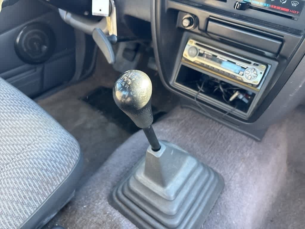 Thumbnail: 1997 Nissan Pickup - 7