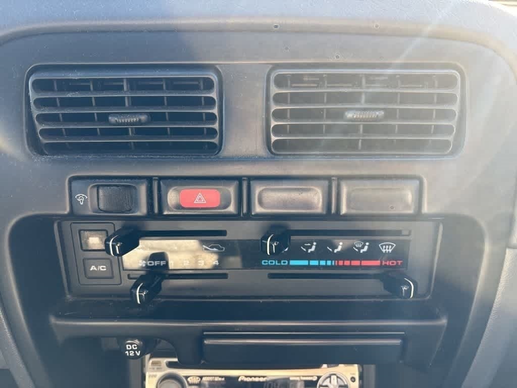 Thumbnail: 1997 Nissan Pickup - 16