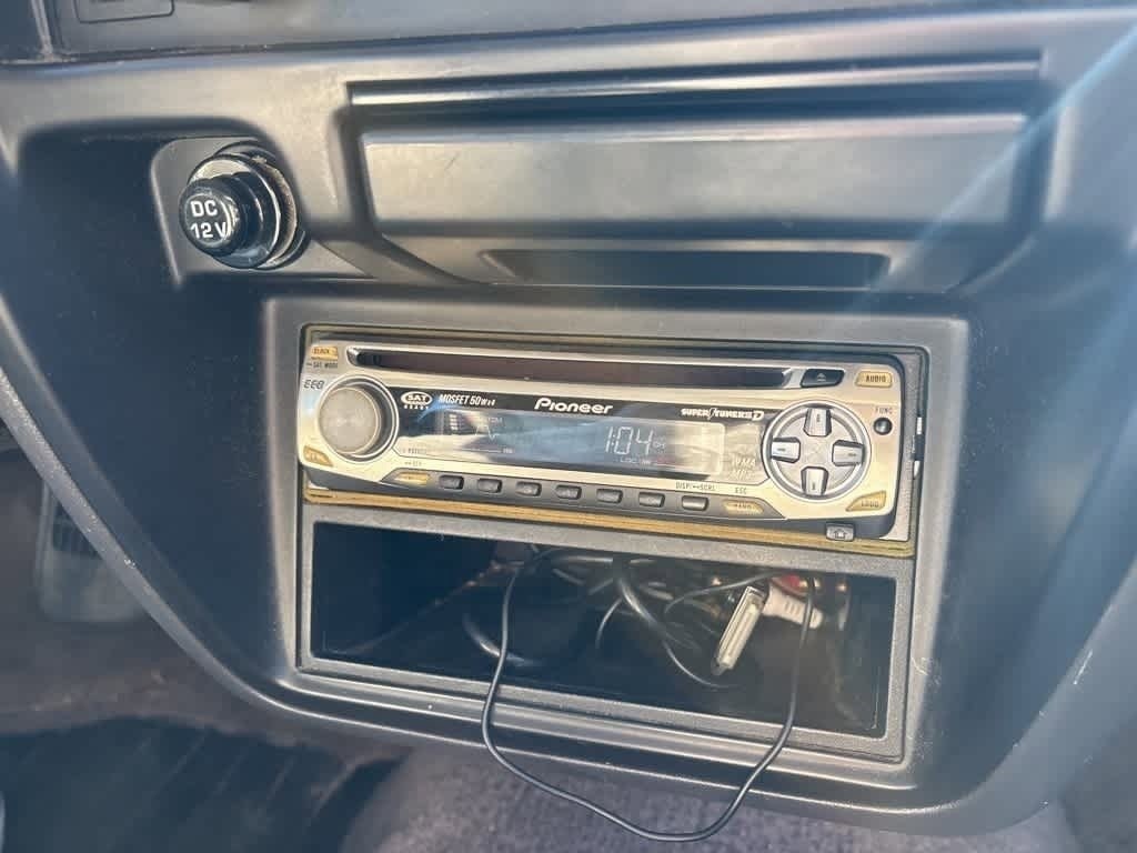 Thumbnail: 1997 Nissan Pickup - 17