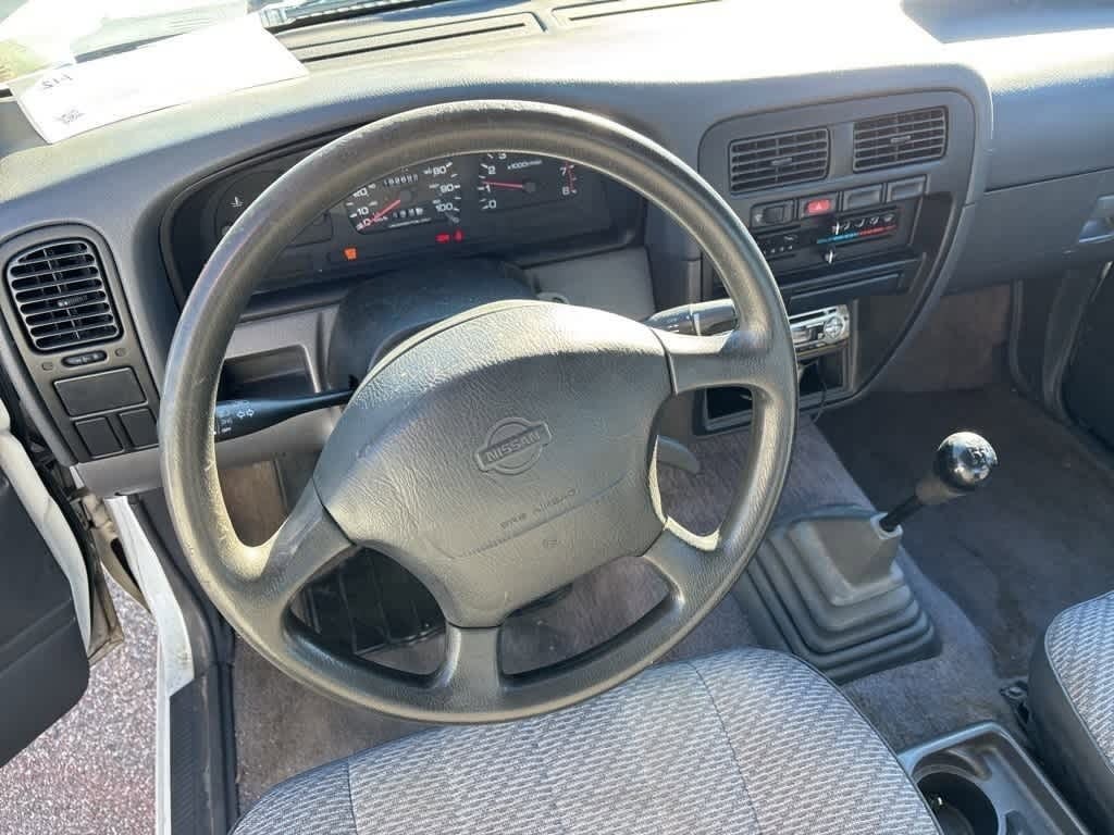 Thumbnail: 1997 Nissan Pickup - 6