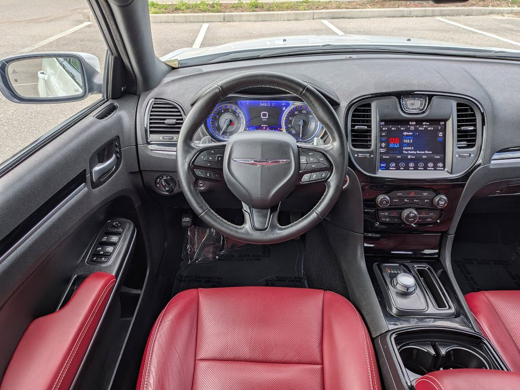 Thumbnail: 2020 Chrysler 300 - 10