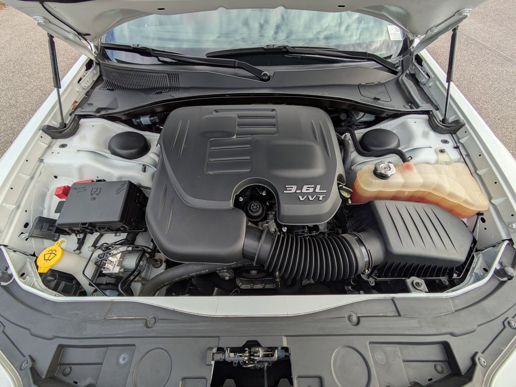 Thumbnail: 2020 Chrysler 300 - 9