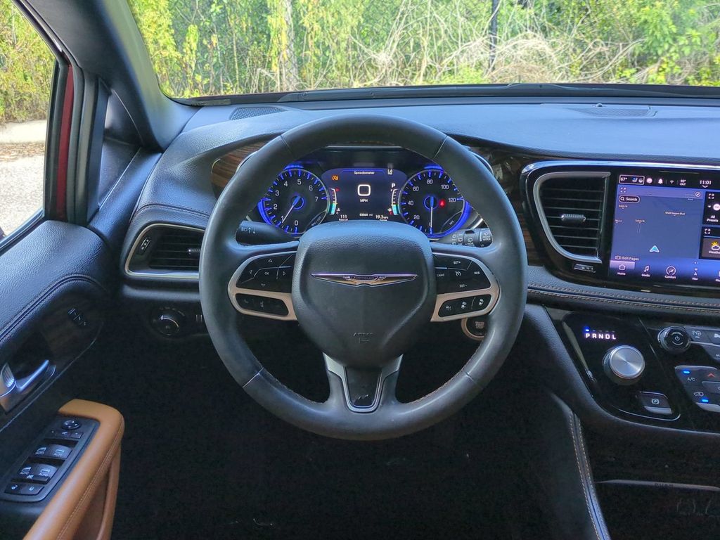 Thumbnail: 2022 Chrysler Pacifica - 10