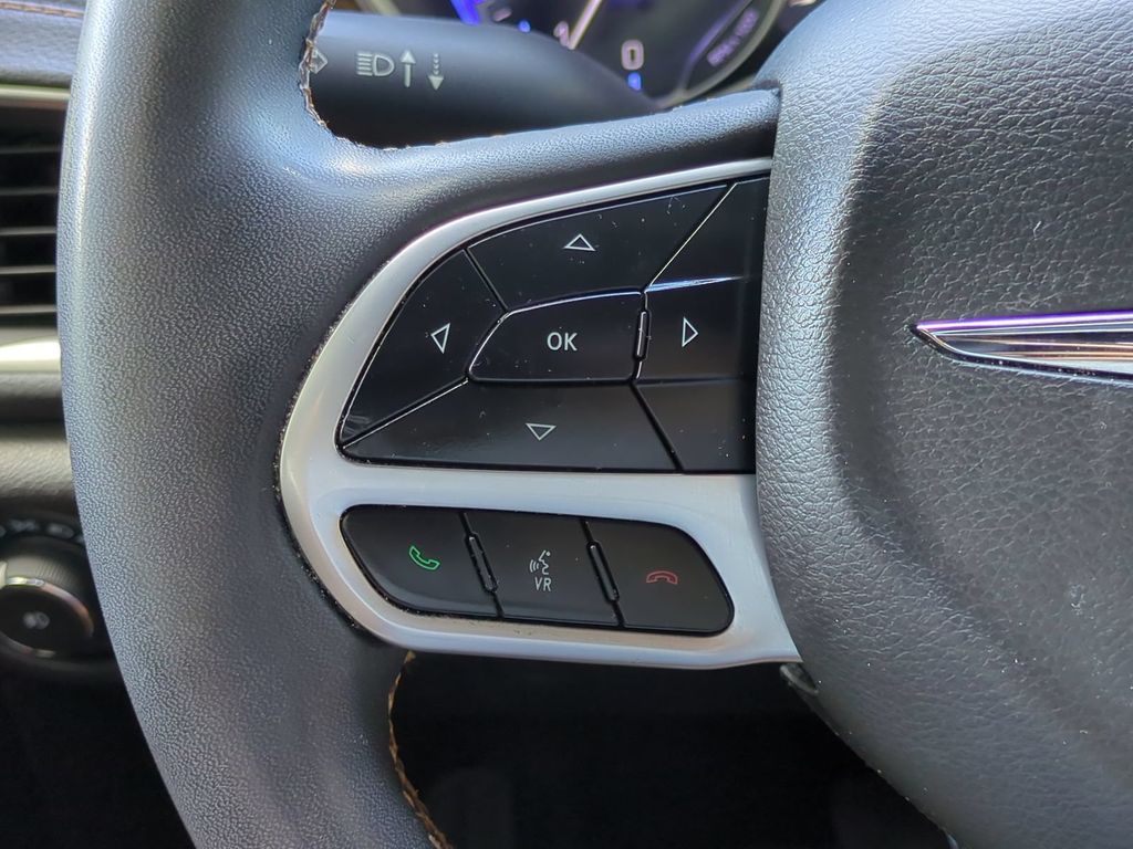 Thumbnail: 2022 Chrysler Pacifica - 31