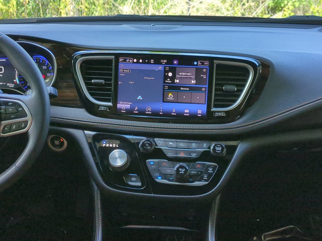 Thumbnail: 2022 Chrysler Pacifica - 14