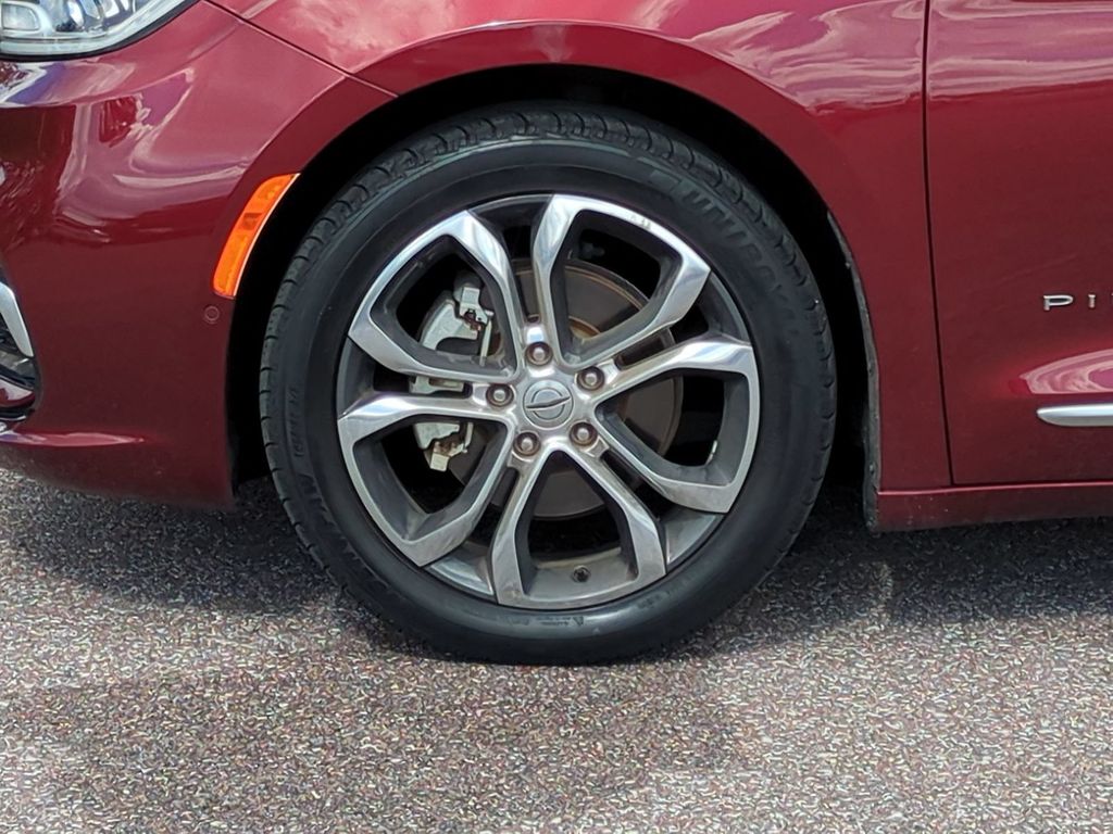 Thumbnail: 2022 Chrysler Pacifica - 8