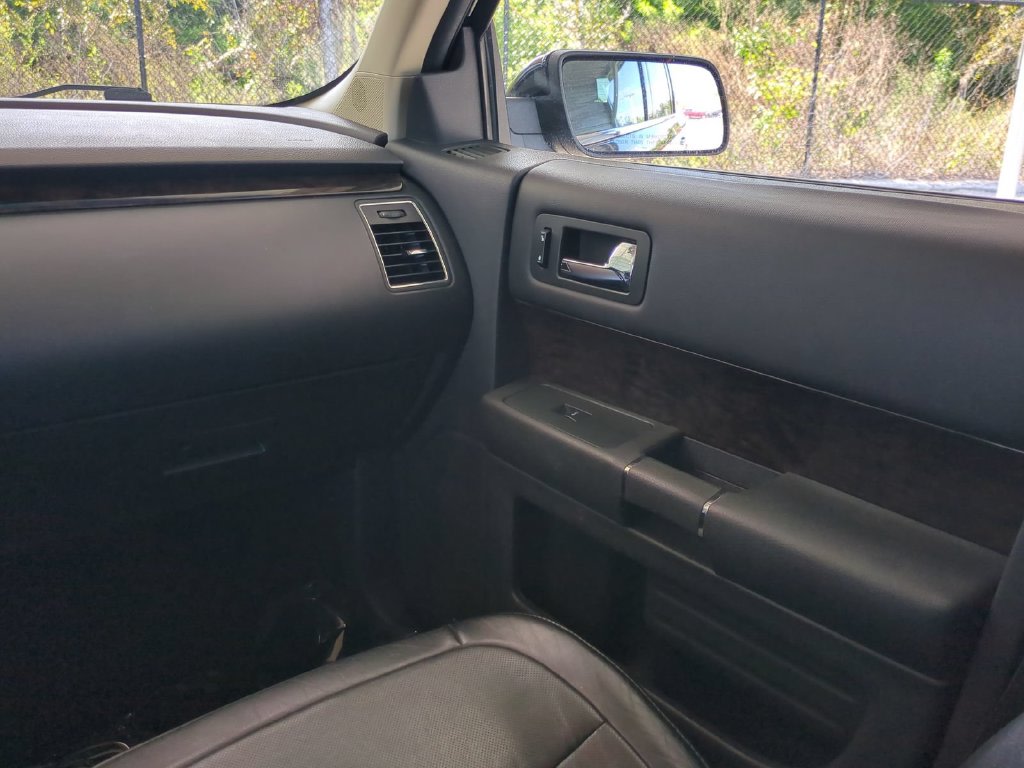 Thumbnail: 2019 Ford Flex - 25