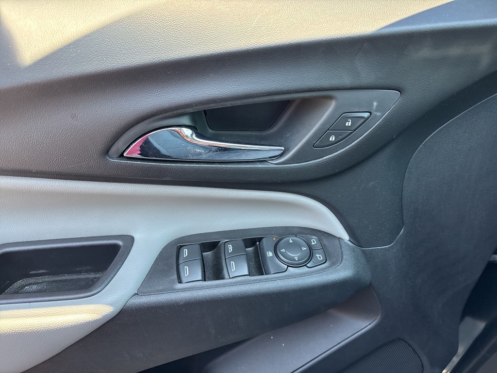 Thumbnail: 2020 Chevrolet Equinox - 12