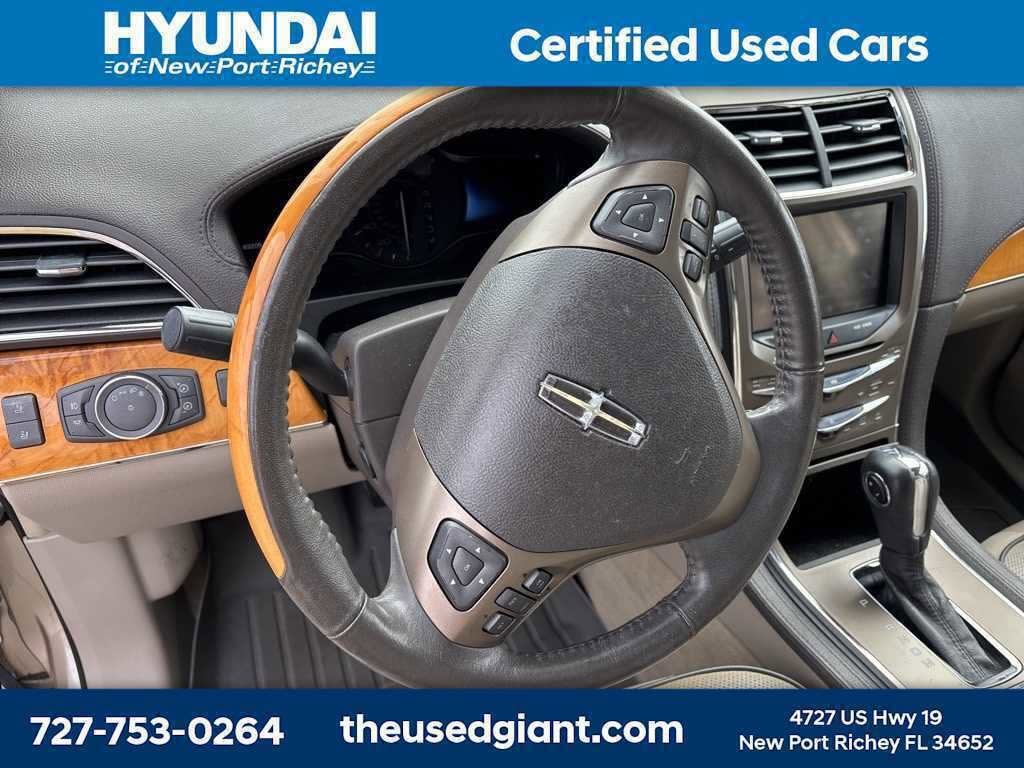 Thumbnail: 2011 Lincoln MKX - 2