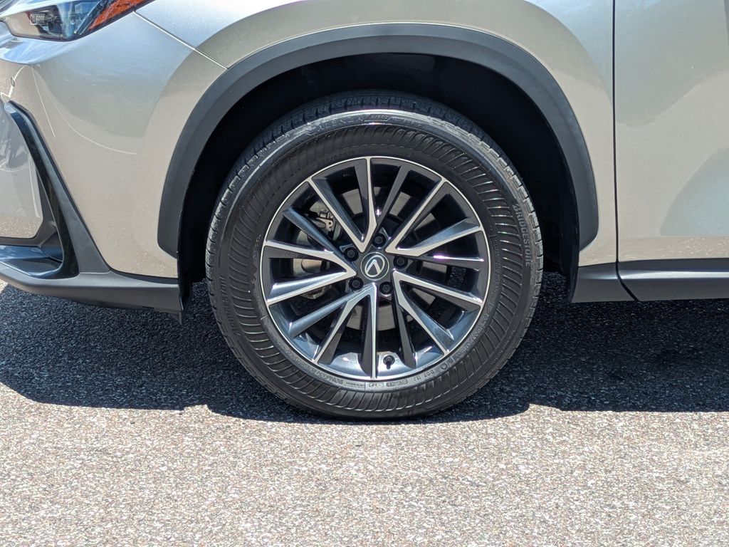 Thumbnail: 2024 Lexus ES - 8