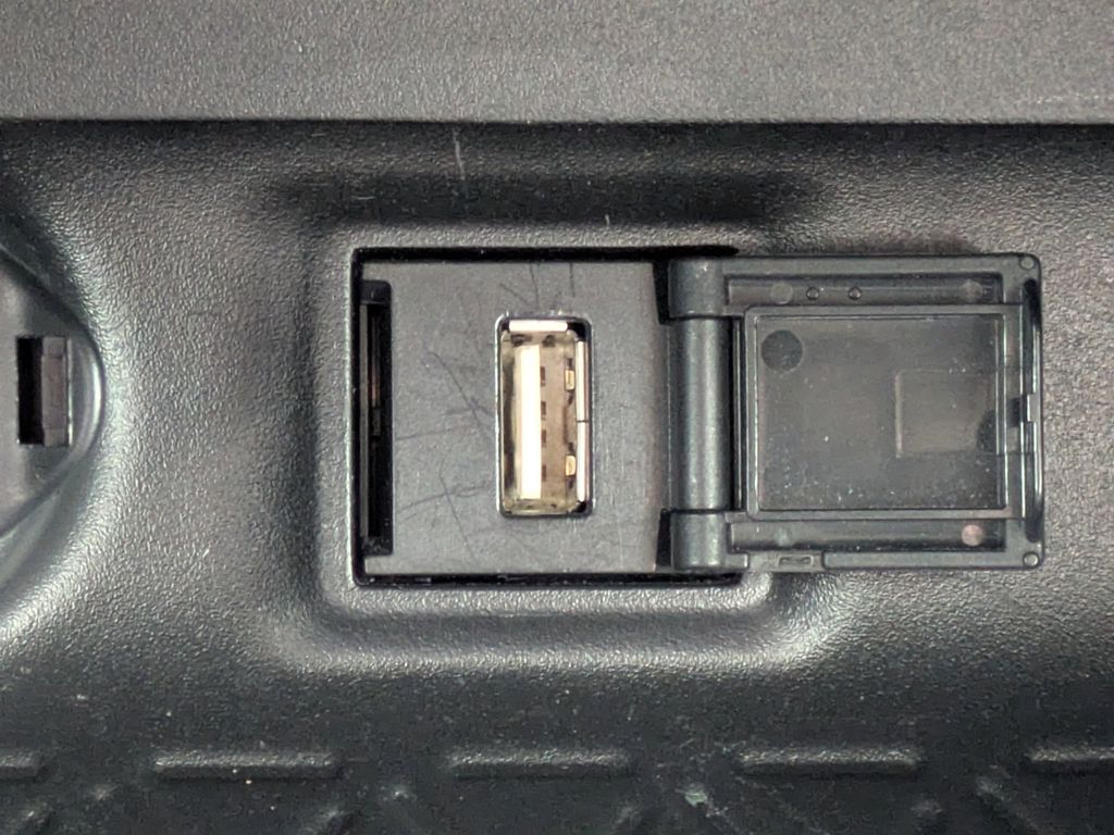 Thumbnail: 2021 Toyota RAV4 - 26