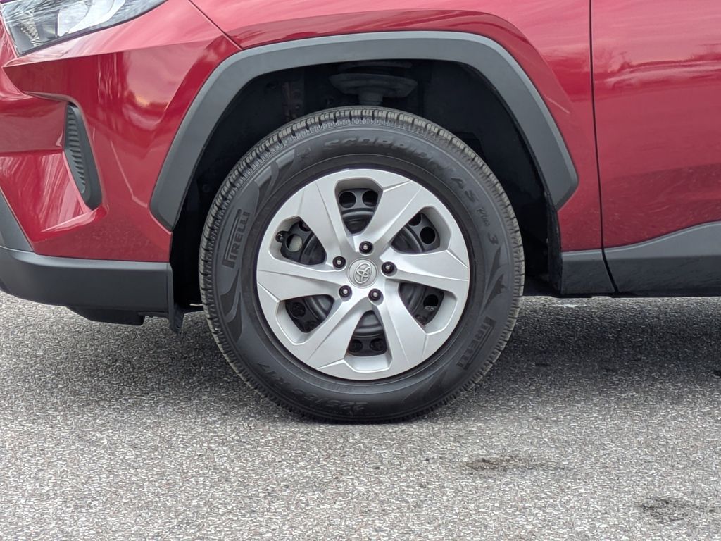 Thumbnail: 2021 Toyota RAV4 - 8