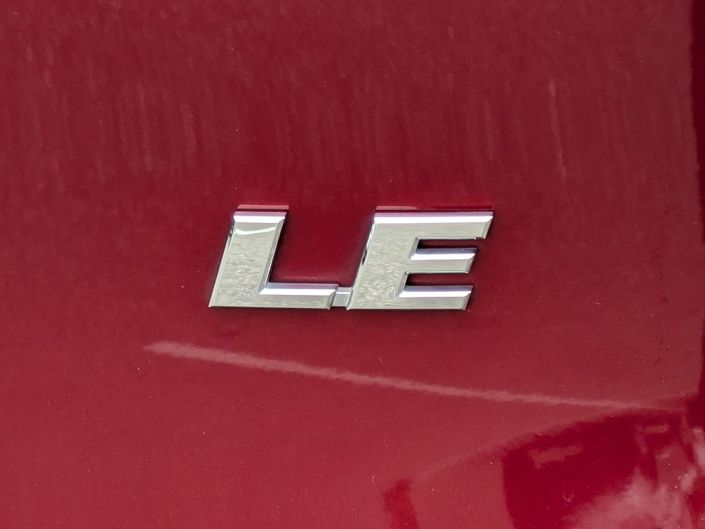 Thumbnail: 2021 Toyota RAV4 - 7