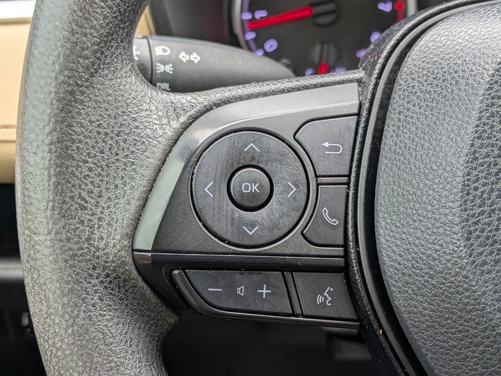 Thumbnail: 2021 Toyota RAV4 - 31